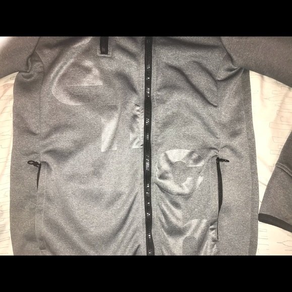 Bench hoodie grey/silver lightly used - Picture 2 of 5